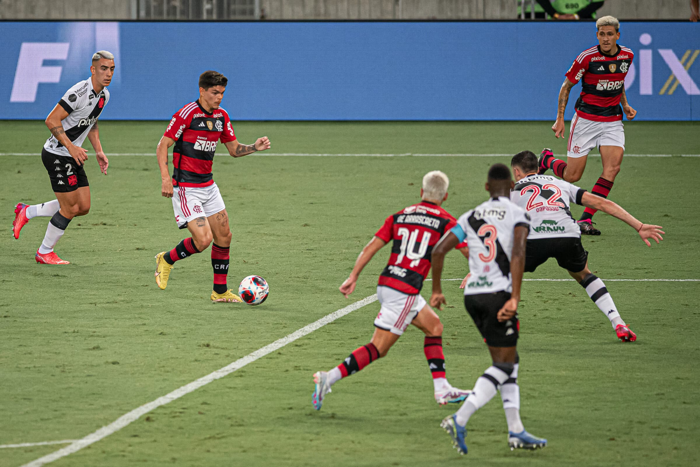 Na próxima segunda-feira (5), o Flamengo enfrenta o Vasco pelo Campeonato Brasileiro. Relembre o retrospecto do Flamengo jogando às segundas
