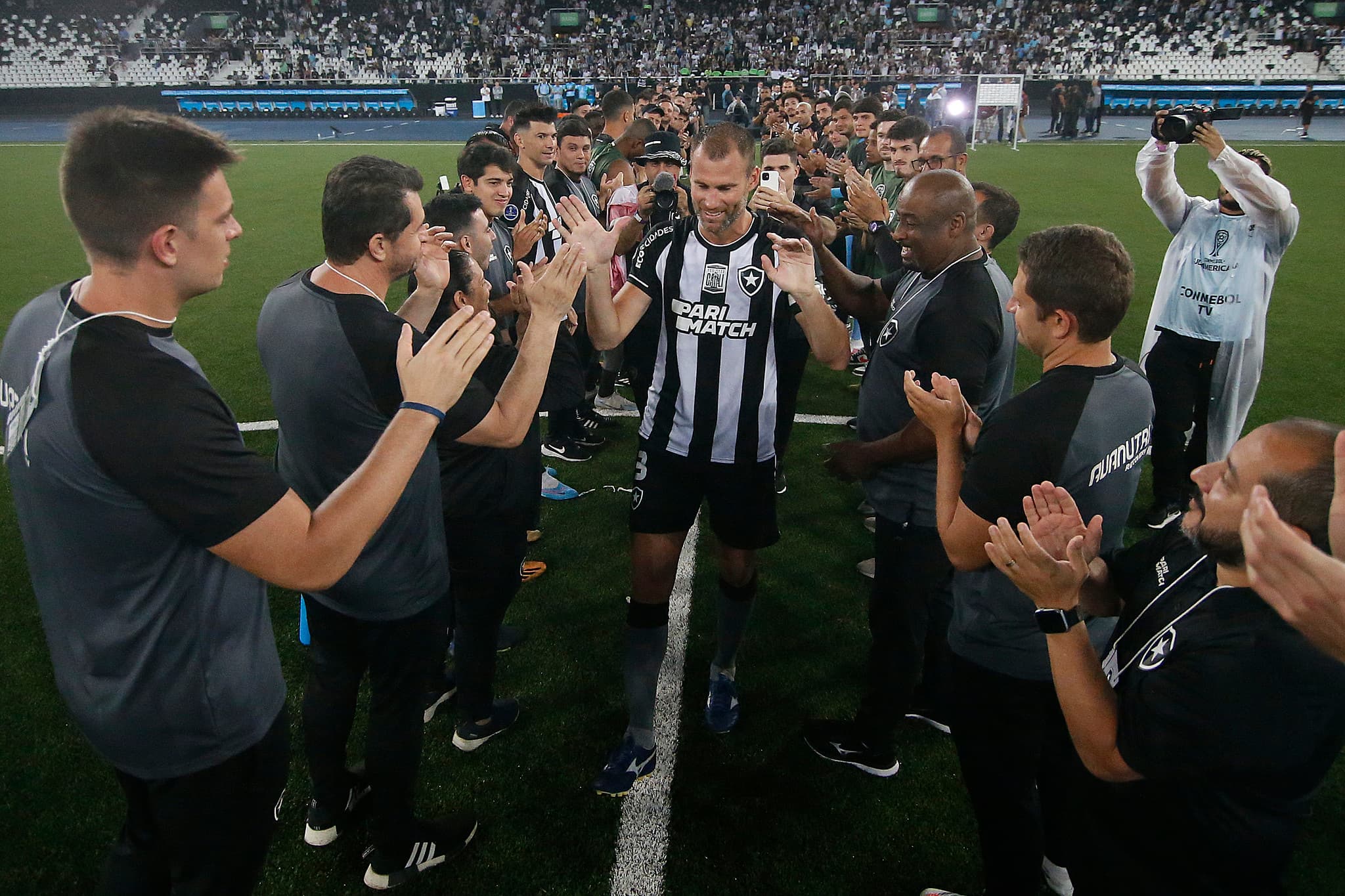 Rogério Ceni, ex-Flamengo, é renegado por jogadores do Botafogo que querem Joel Carlí