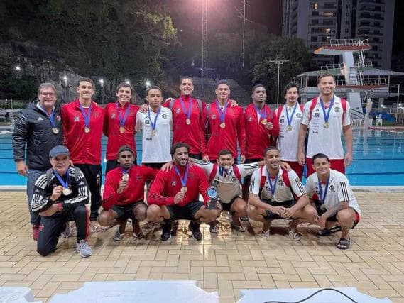 Flamengo é campeão após trucidar o Fluminense nas Laranjeiras