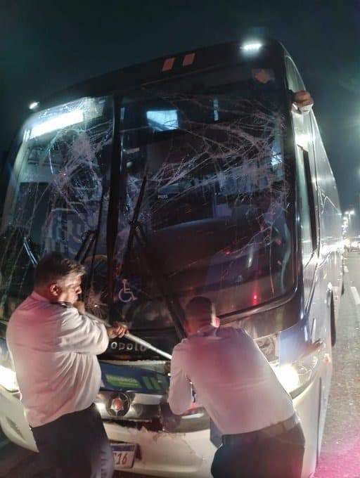 Ônibus do Racing sofre acidente a caminho do Maracanã
