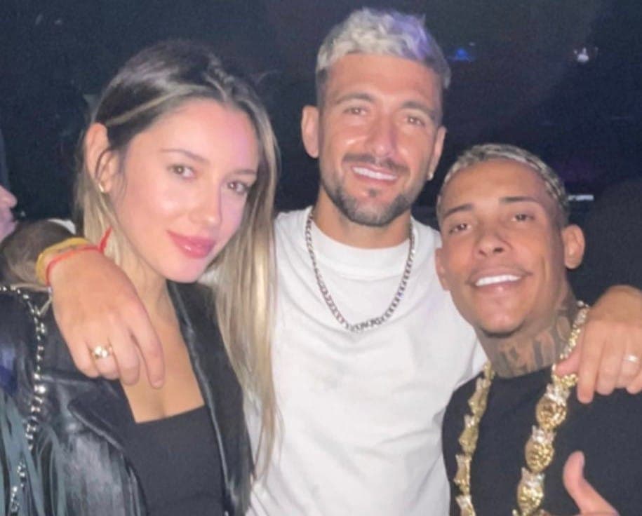 MC Poze e Arrascaeta curtem show no Espaço Hall