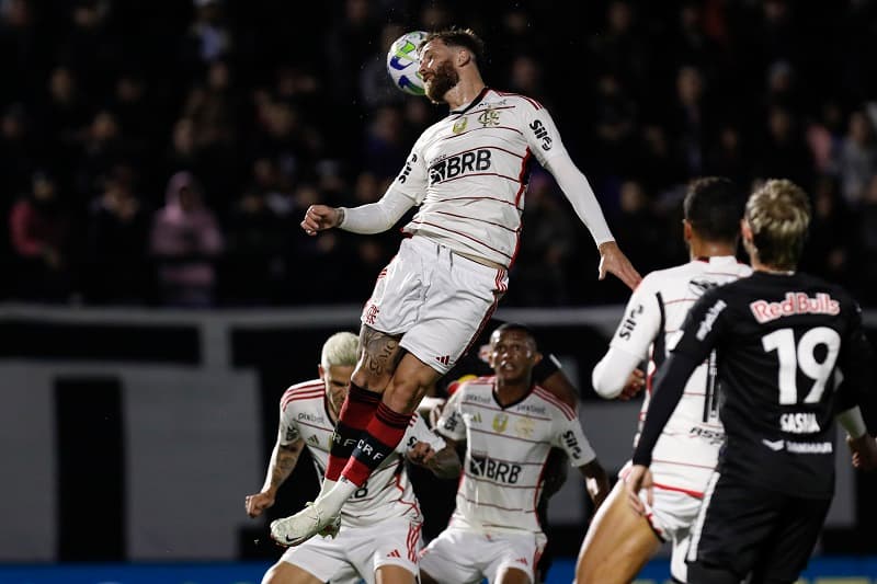 Confira notas de Léo Pereira, Pedro e Weslwy, entre outros, na goleada do Bragantino sobre o Flamengo