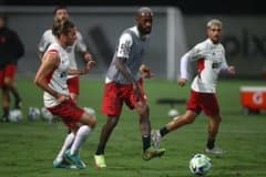 O presidente Lula vetou a inclusão na Lei Geral do Esporte do treino regenerativo de até 2 horas e meia nos dias de folga dos jogadores