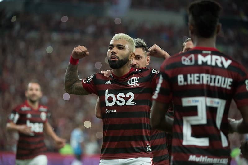 Gabigol comemora gol contra o Grêmio, na goleada do Flamengo na Libertadores 2019