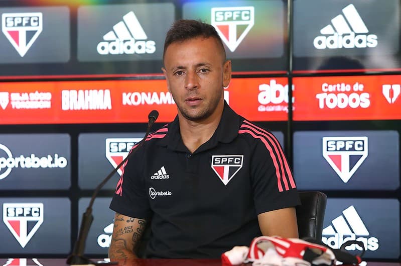 Rafinha, ex-Flamengo, não enfrenta Cuiabá pelo São Paulo