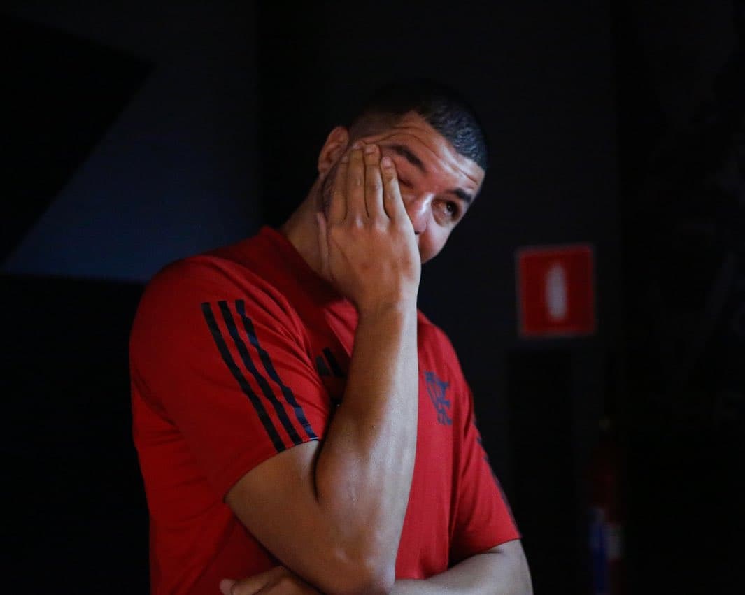 Olivinha chora ao visitar Museu do Flamengo: 'Emoção à flor da pele'