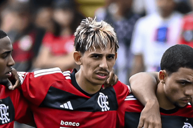 Werton provoca Matheus Julião do Vasco após vencer título do Brasileiro Sub-20 com Flamengo