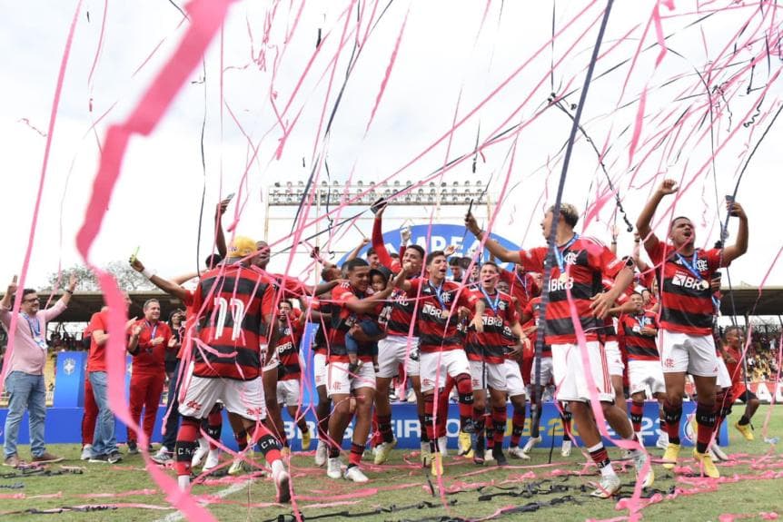 O Flamengo já era bicampeão brasileiro sub-17 e agora também tem dois títulos no sub-20; clube é o único com quatro conquistas no geral