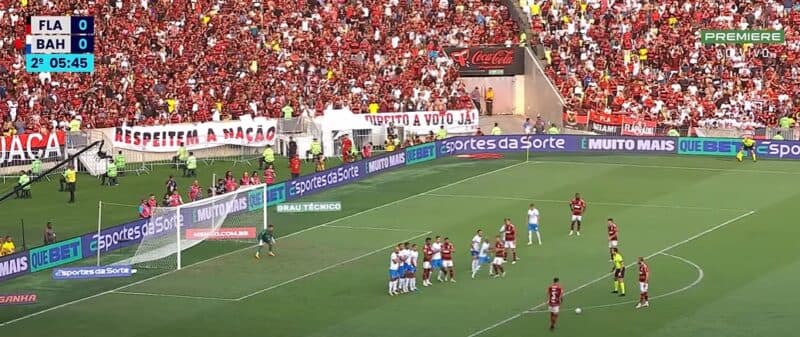 Contra o Bahia, chileno Erick Pulgar quase marcou de falta em duas oportunidades diferentes; gols assim são raridade no Flamengo desde 2018