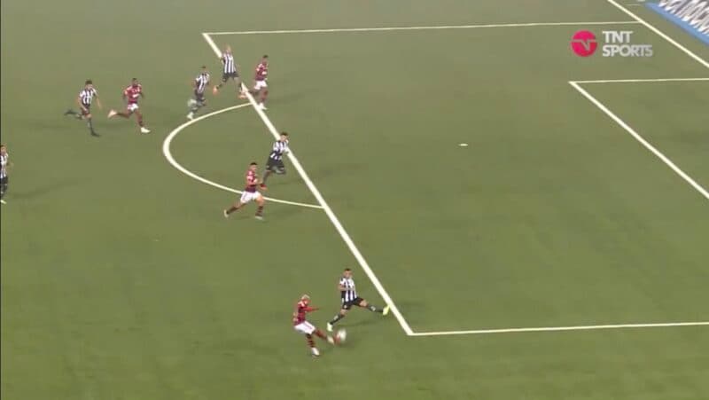 MRN explica o que diz a regra e por que não deve ser marcado impedimento de Bruno Henrique em lance de gol contra de Marlon Freitas