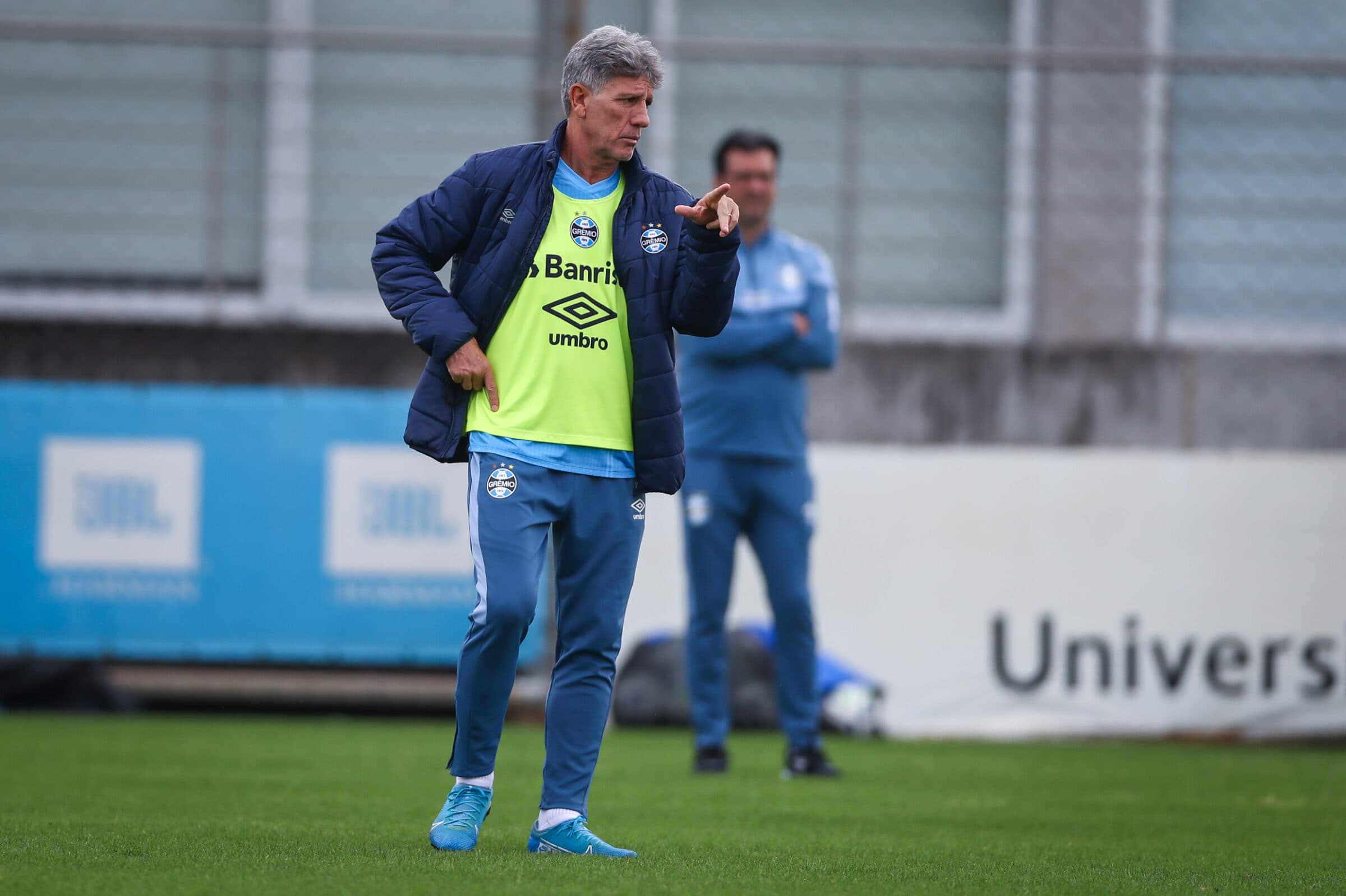 Visando o duelo contra o Flamengo, pelo Campeonato Brasileiro, Renato Portaluppi faz mudanças e reforça o Grêmio. Tite tem problemas na zaga