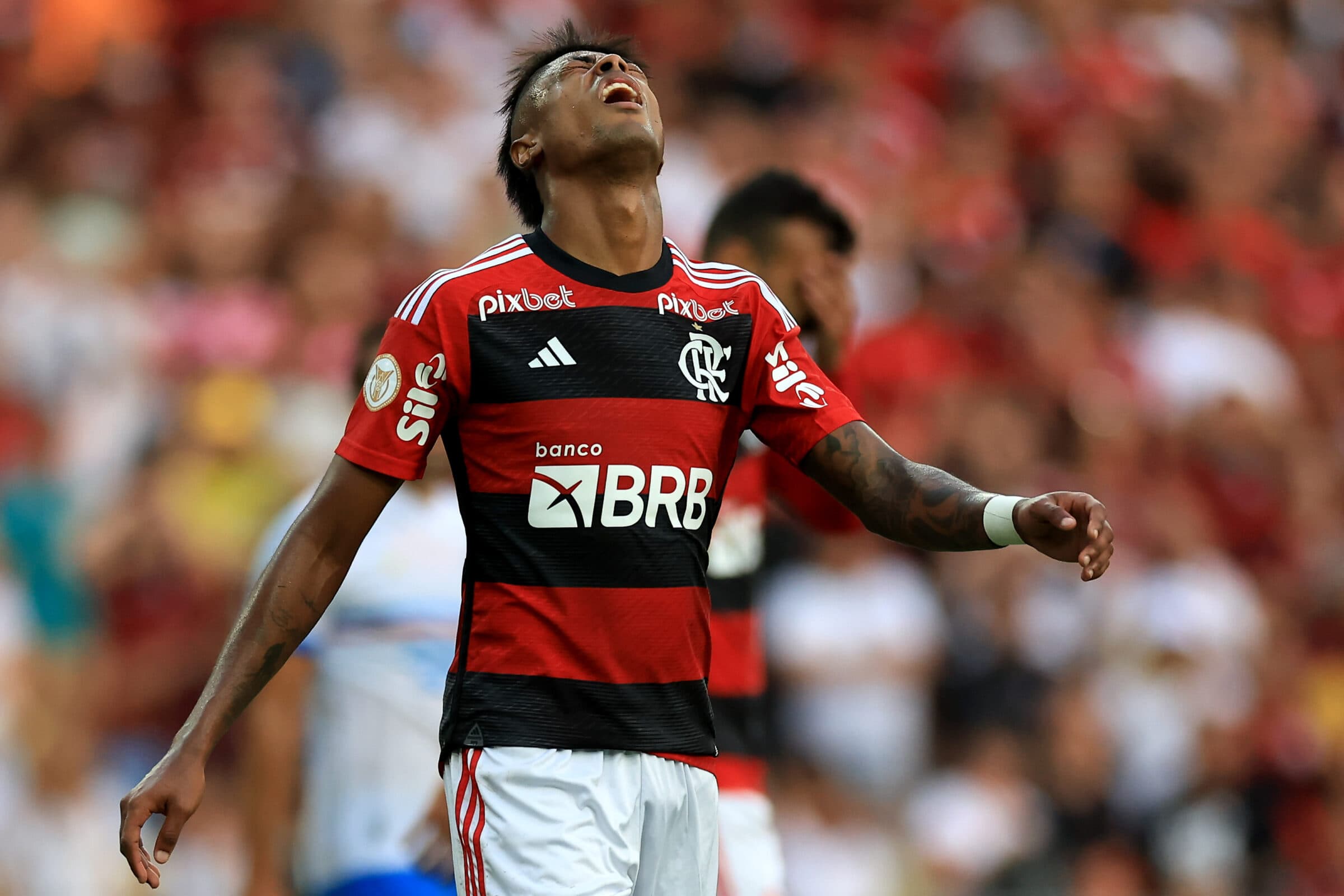 Tite pode ter ausências como Bruno Henrique, que tenta renovação, em Flamengo x Vasco caso pendurados sejam punidos contra o Cruzeiro
