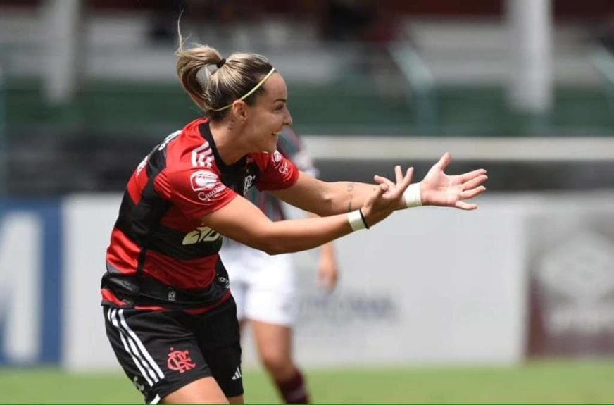 Atacante do Flamengo, Crivelari comemora vitória contra o Fluminense pelo Carioca Feminino