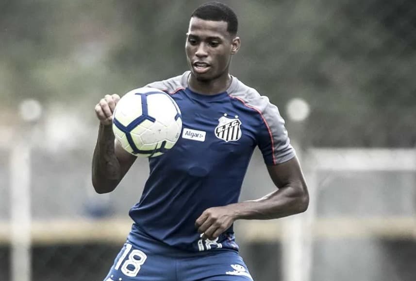 Ex-Flamengo, Jean Lucas defende o Santos