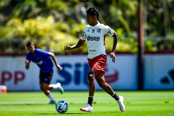 Bruno Henrique em jogo treino