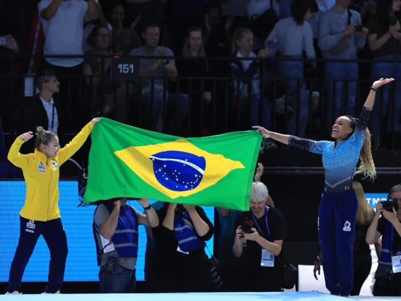 Rebeca Andrade, da ginástica artística do Flamengo, vence a prata no Mundial da Antuérpia