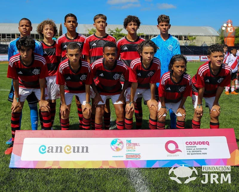 Flamengo sub-12 finaliza ótima campanha no The Football Games Cancún; River pLate se sagrou campeão