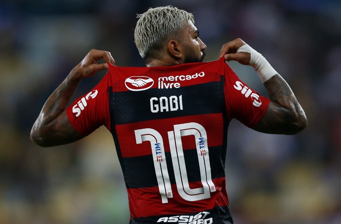 Gabigol com a camisa 10 do Flamengo