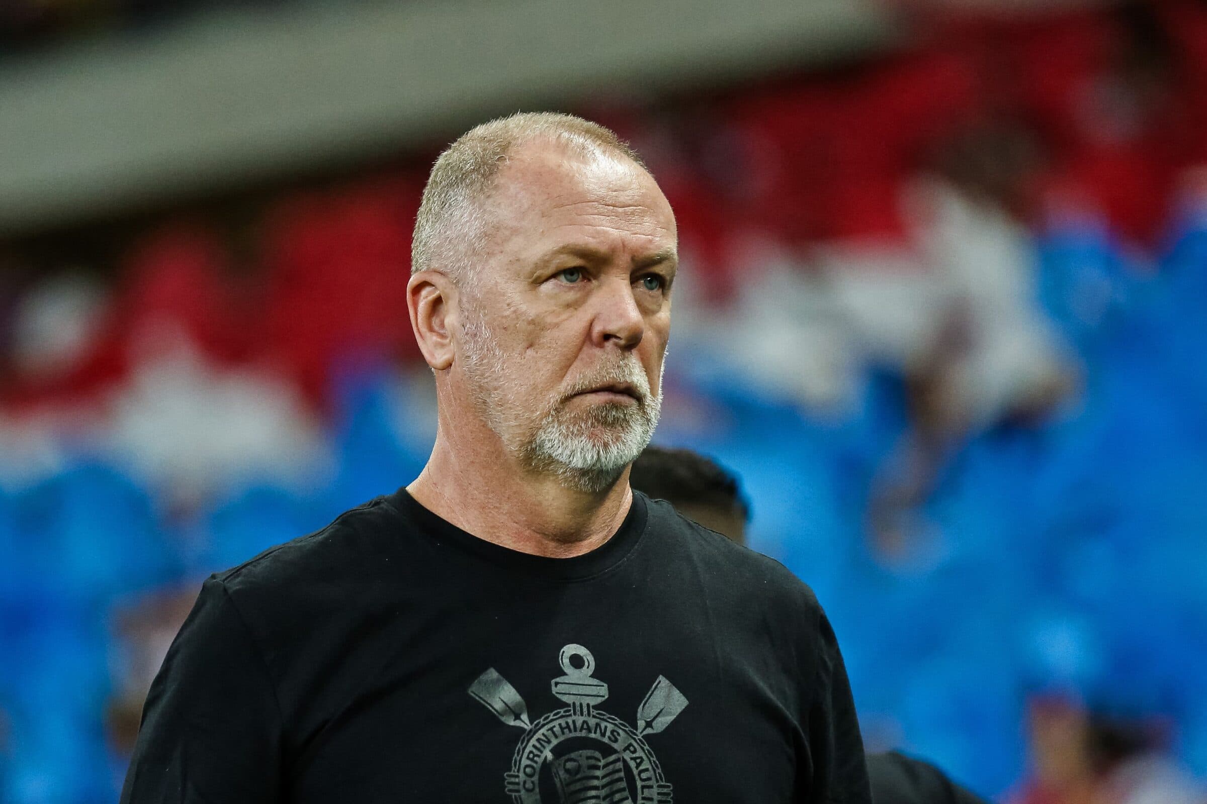 Ainda abalado pela eliminação na Sul-Americana, Mano Menezes faz análise de como será a curta preparação do Corinthians para encarar Flamengo