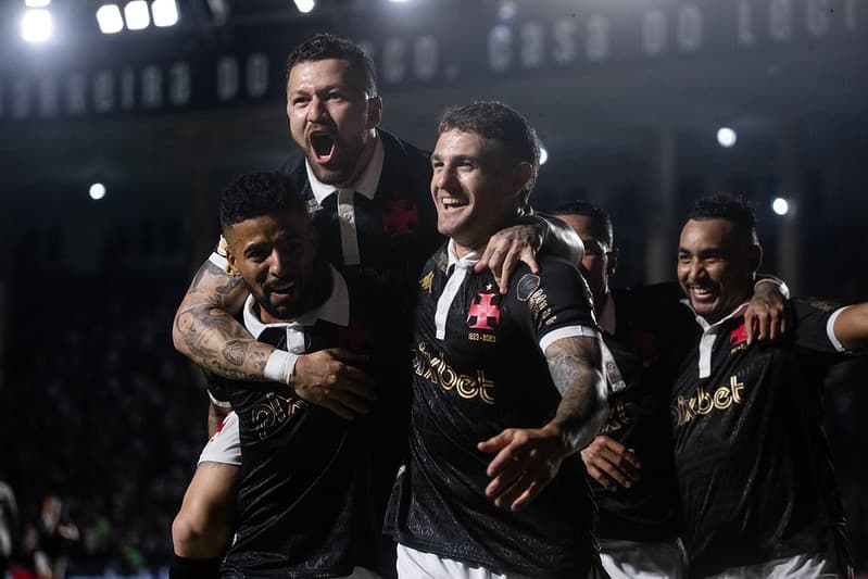 Rossi pode desfalcar Vasco contra o Flamengo