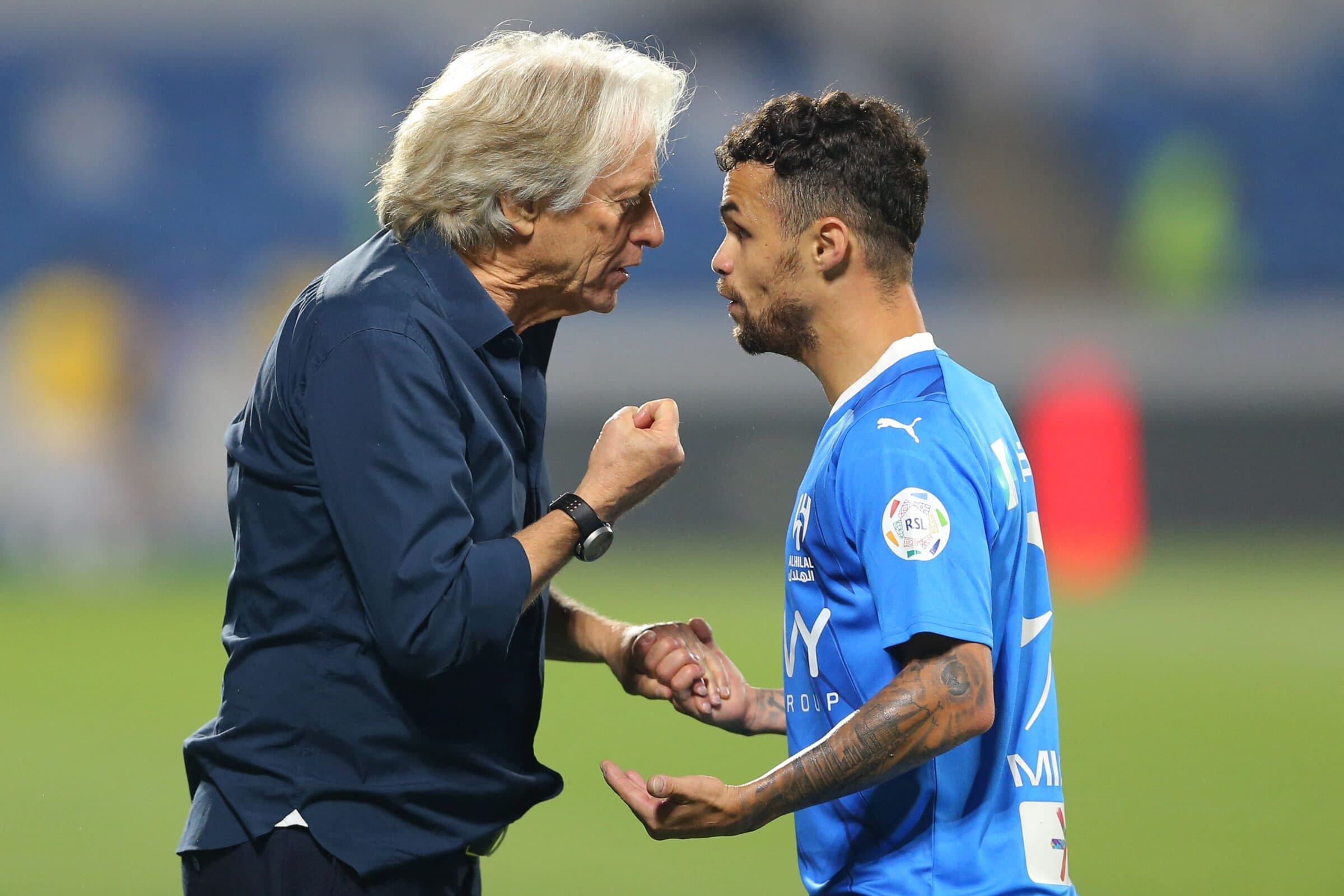 Michael e Jorge Jesus em jogo do Al-Hilal