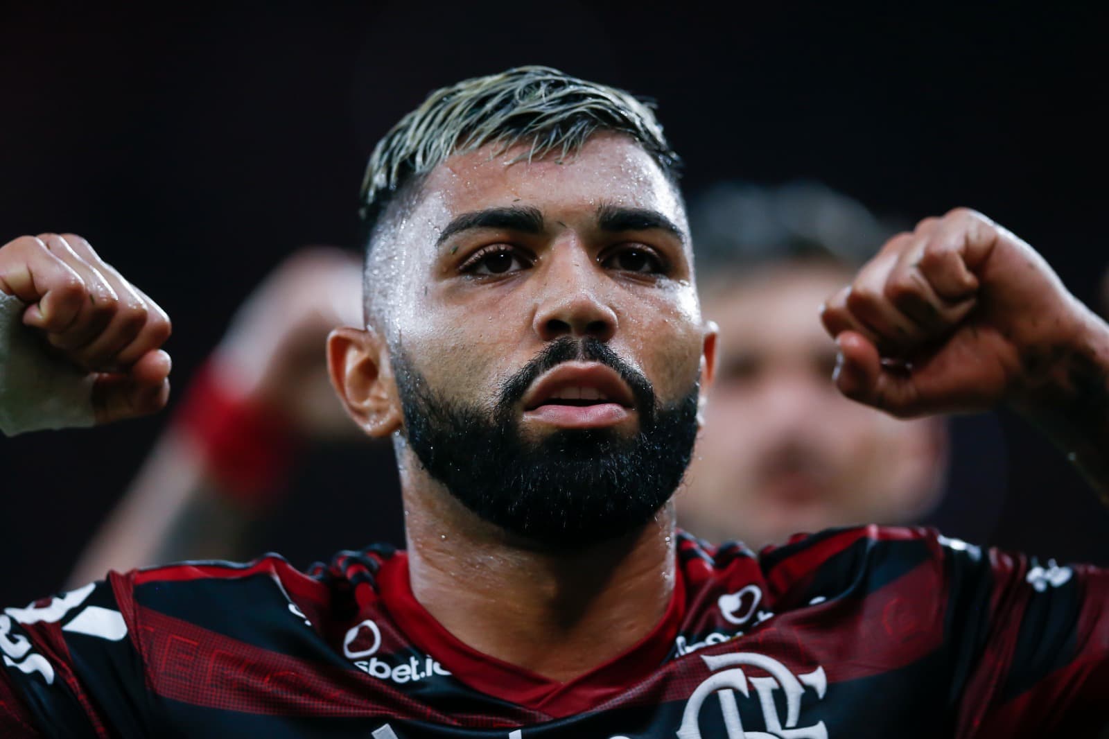 Gabigol comemora gol do Flamengo contra o Avaí, pelo Campeonato Brasileiro de 2019, com seu tradicional estilo