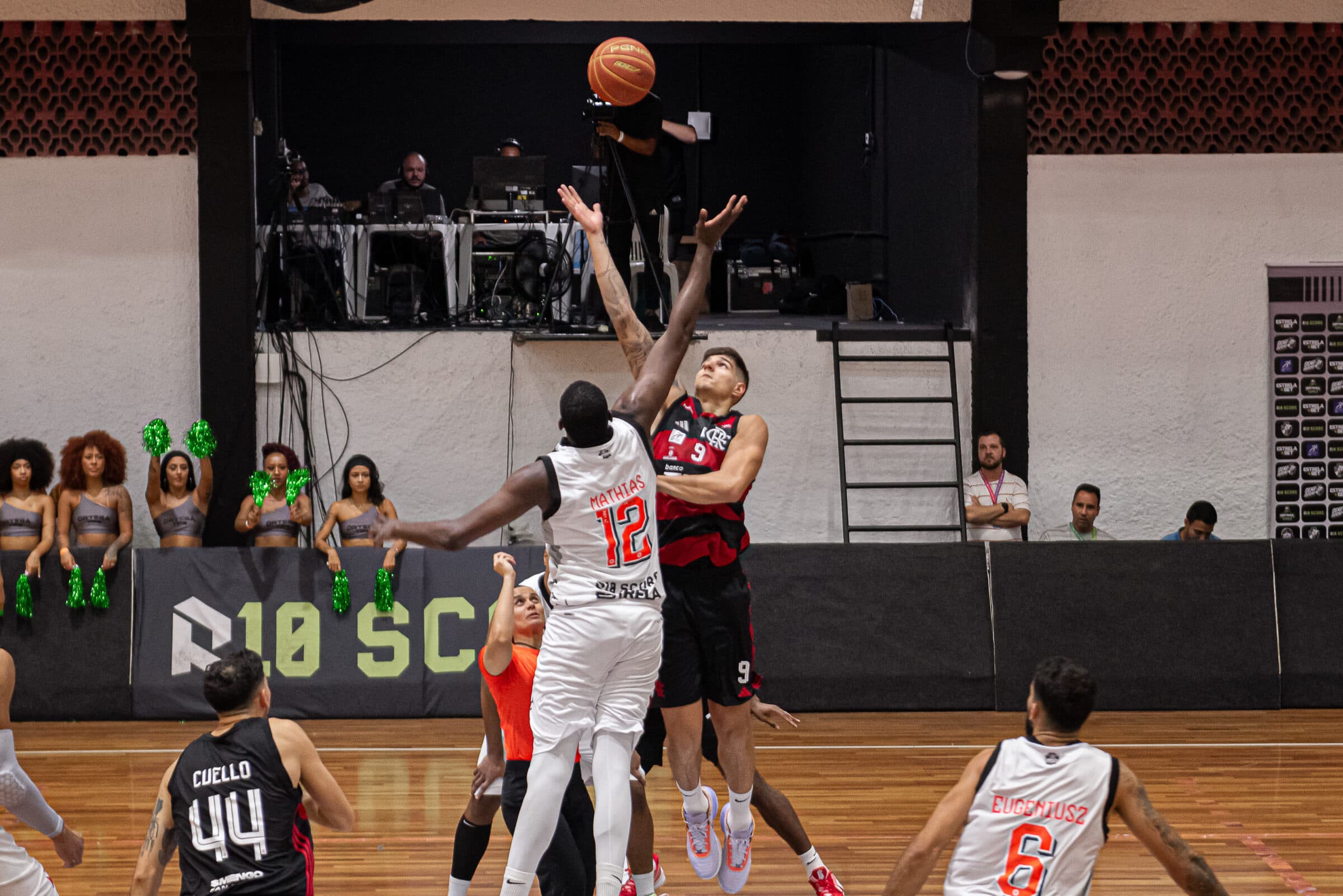 Flamengo e Cerrado se enfrentam nesta segunda, no Maracanãzinho, pelo Novo Basquete Brasil (NBB); veja onde assistir