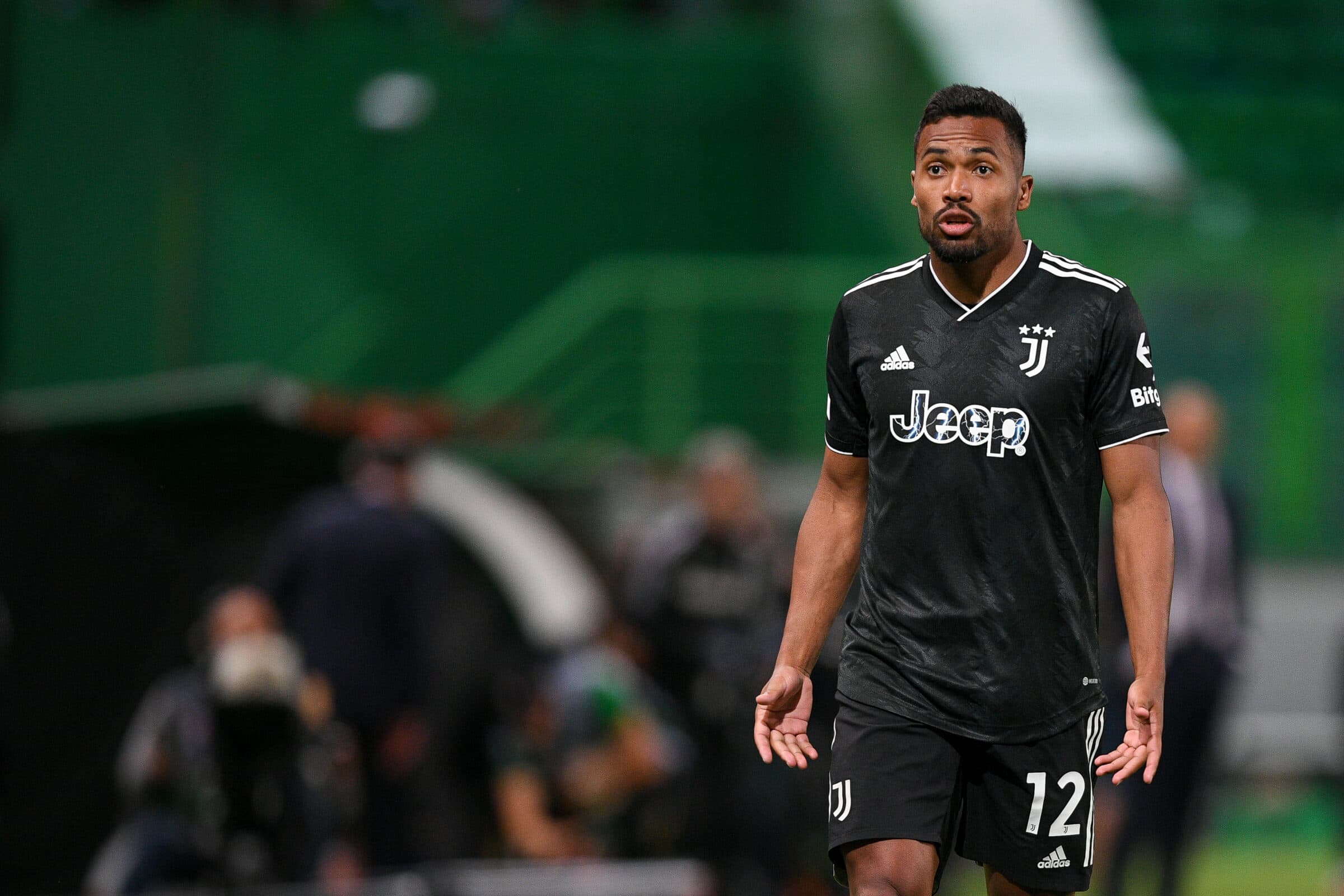 Alex Sandro em campo pela Juventus; atleta está na mira de Flamengo e Internacional para 2024