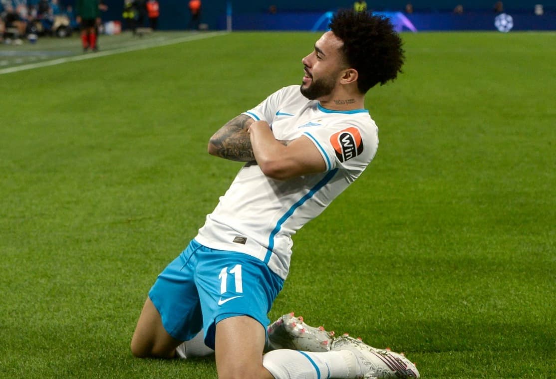 Claudinho comemora gol pelo Zenit