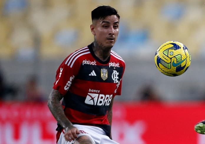 Erick Pulgar em campo pelo Flamengo