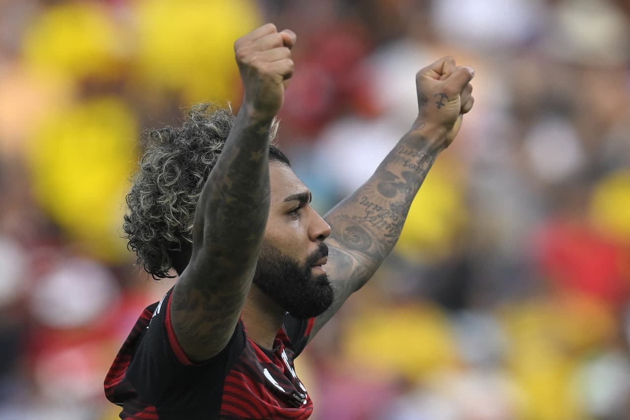Gabigol comemora Libertadores do Flamengo em 2022; PVC acredita que atacante se homenageou no aniversário do Flamengo