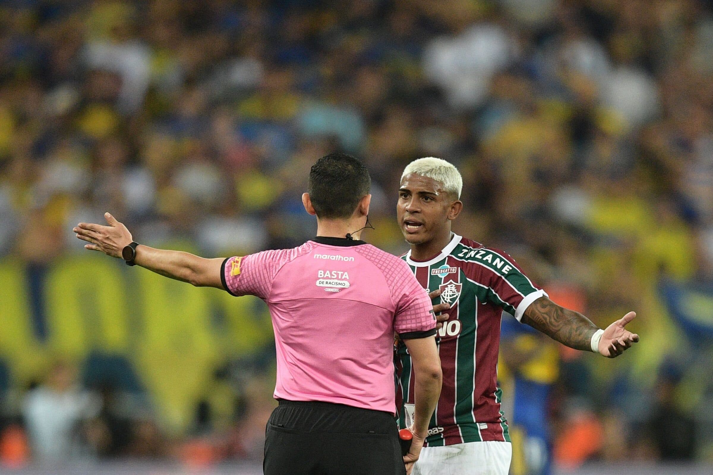 John Kennedy pode não enfrentar o Flamengo