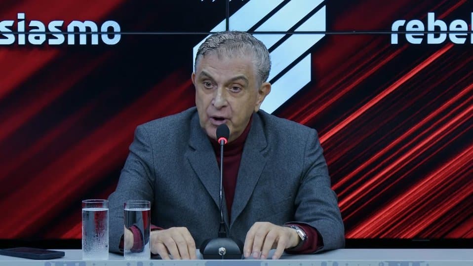 Presidente do Athletico-PR, Mario Celso Petraglia concedeu entrevista coletiva; mandatário atacou o Flamengo e lembrou da final da Libertadores