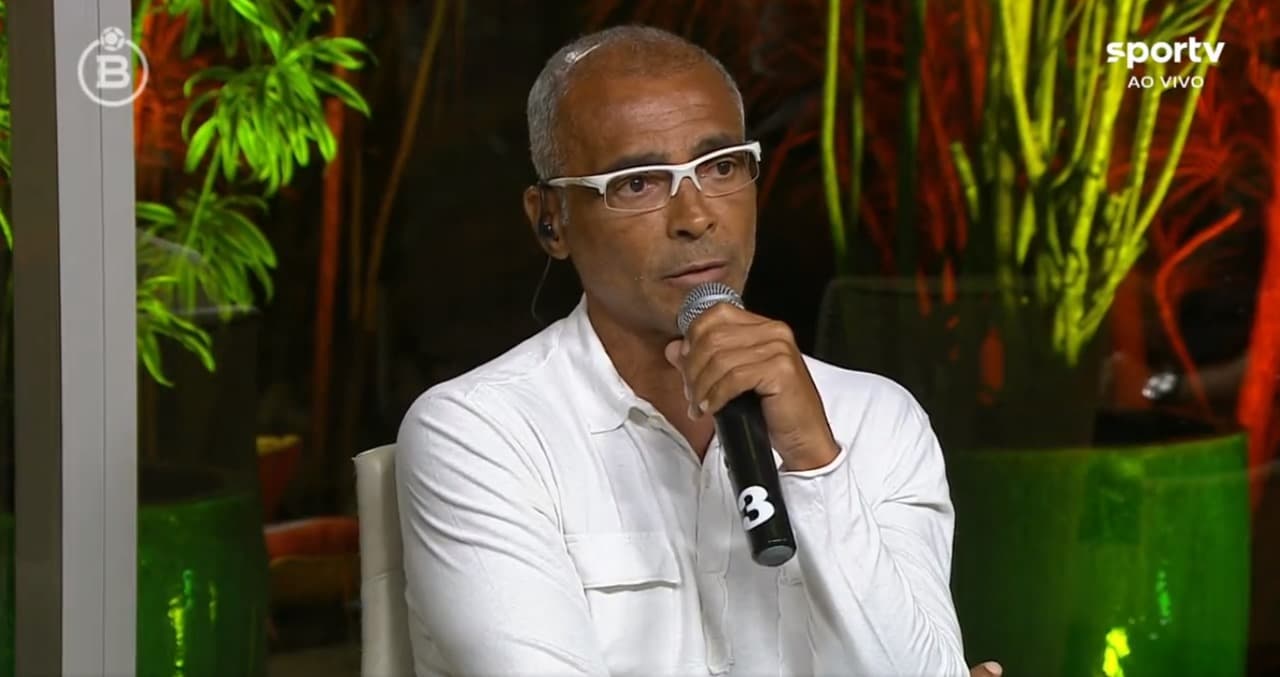 Romário durante entrevista; ex-jogador falou sobre Tite no Flamengo e na Seleção Brasileira
