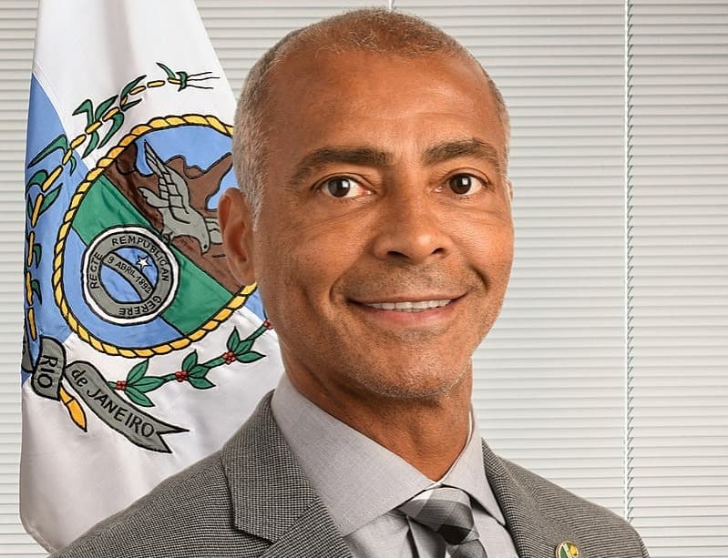 Romário vira presidente do América