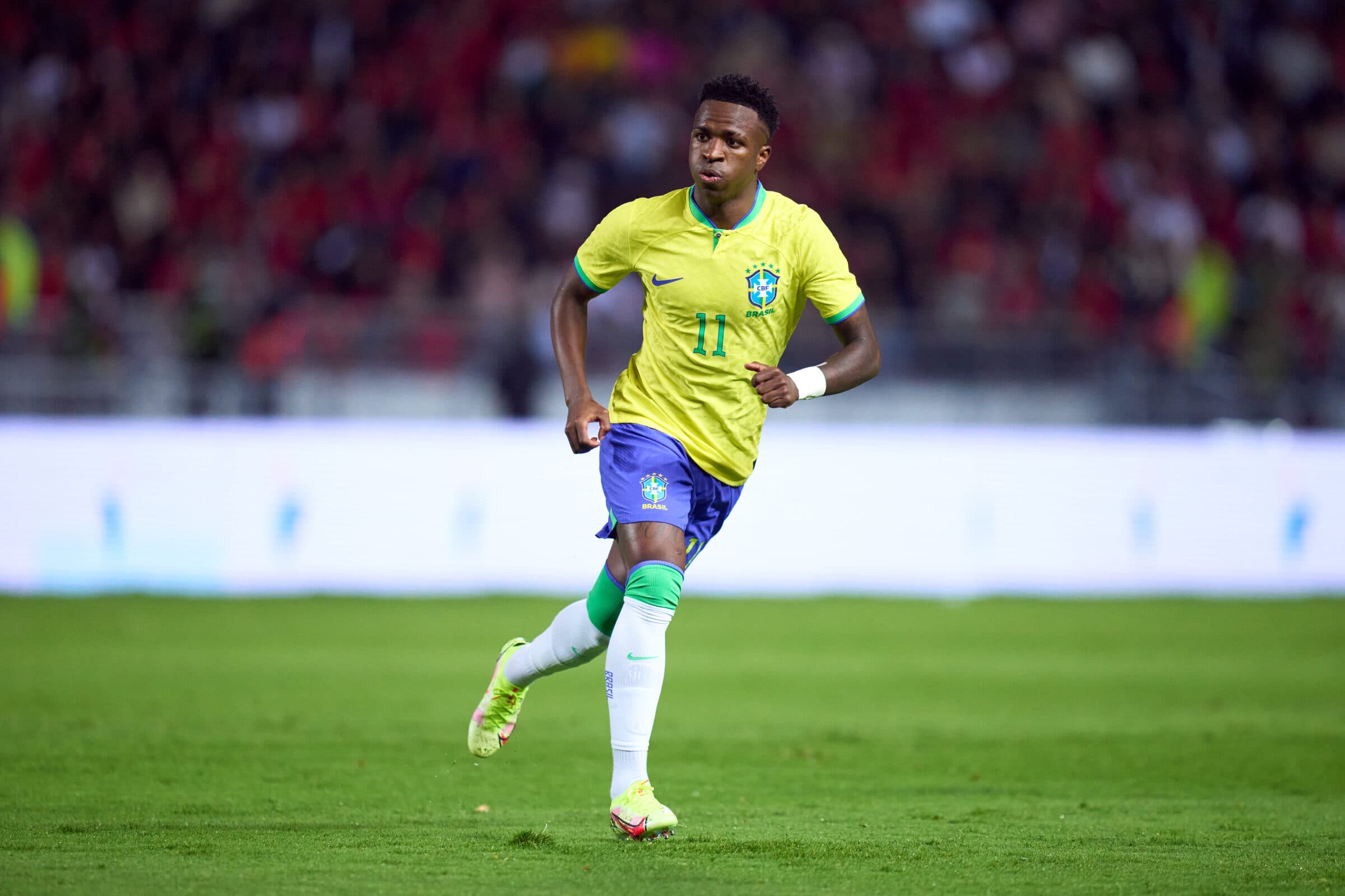 Vini Jr em campo pela seleção brasileira