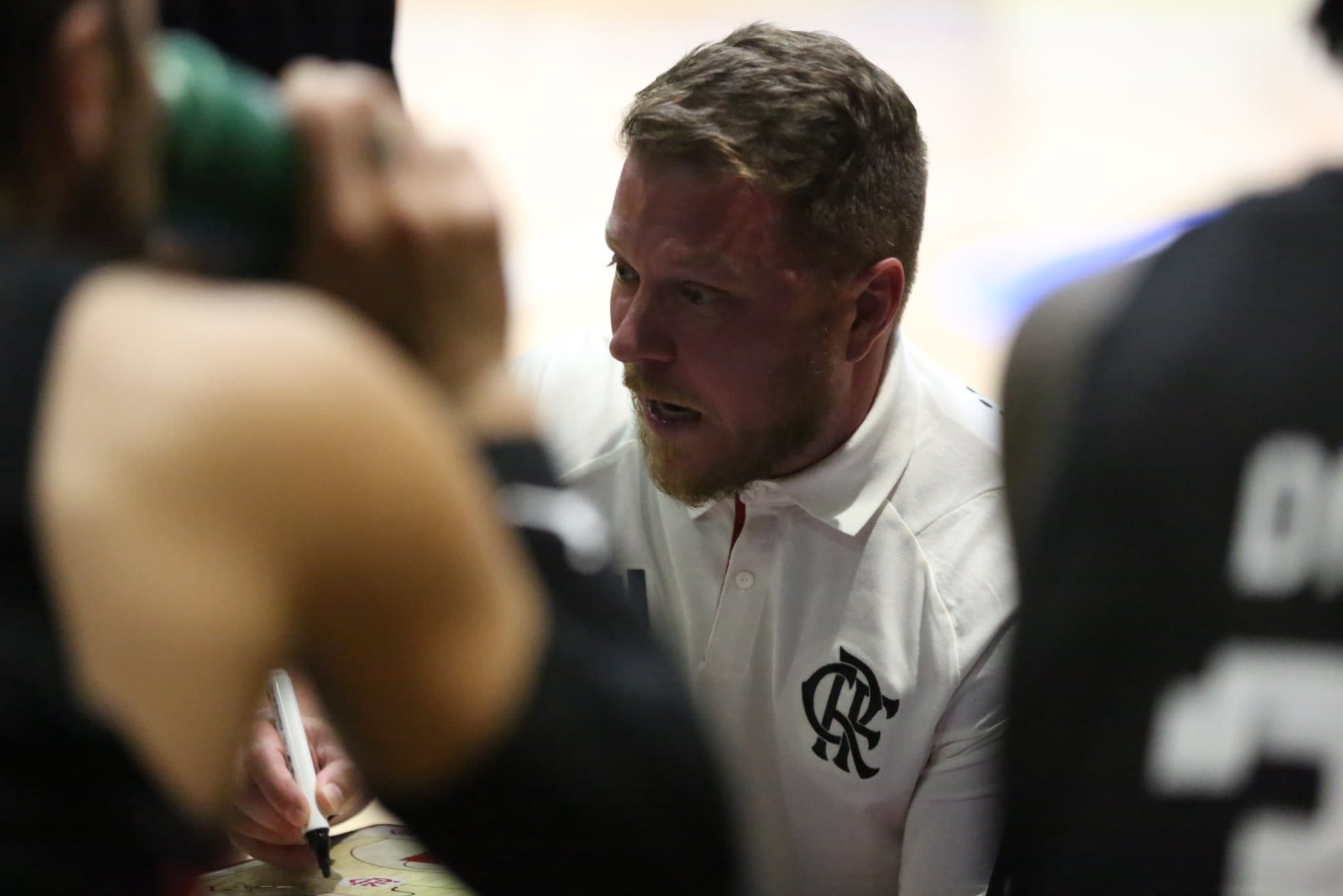 Gustavo de COnti em partida do Flamengo no NBB
