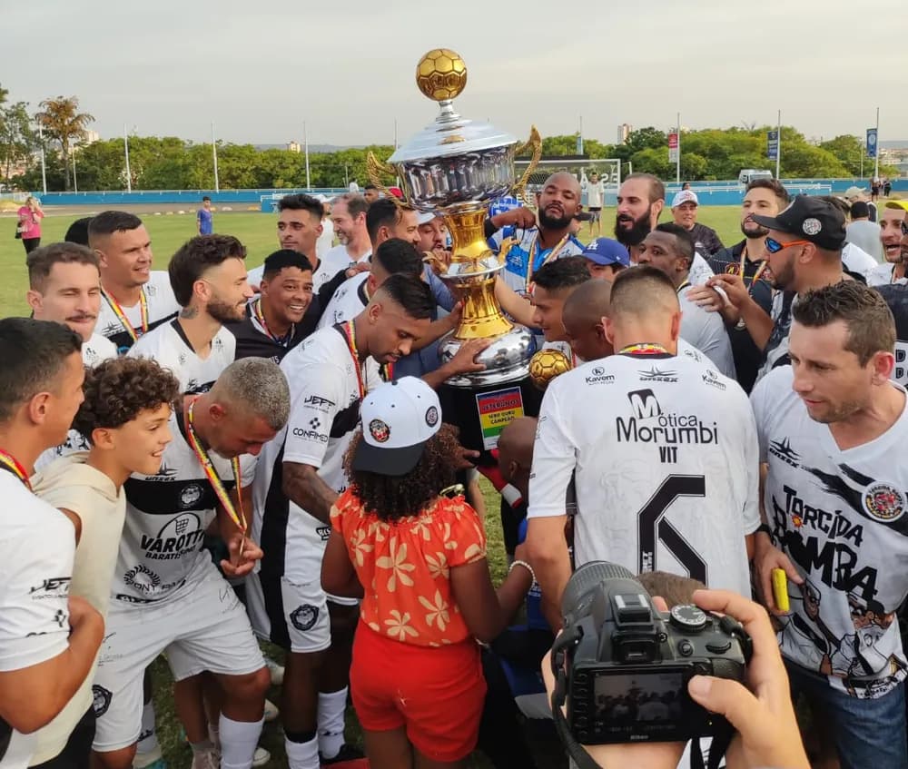 Ex-jogadores do Flamengo, Côrrea, Wellington Bruno e Éder Lima são campeões na várzea de São Paulo