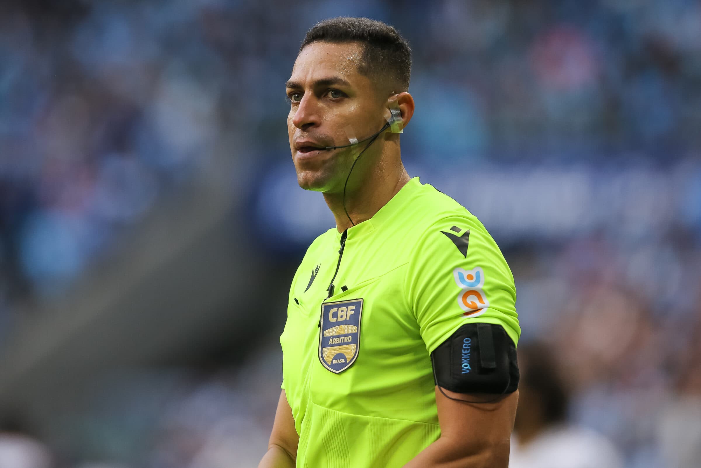 Nesta quinta-feira (30), a CBF definiu a arbitragem para Flamengo x Cuiabá. O árbitro escolhido apitou 2 dos 4 últimos jogos do Fla