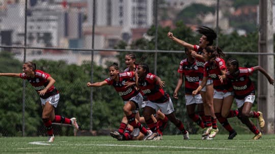 Neste sábado (25) tem Flamengo x Grêmio, em jogo único, pela final do Brasileirão Feminino Sub-17, jogo que terá transmissão ao vivo