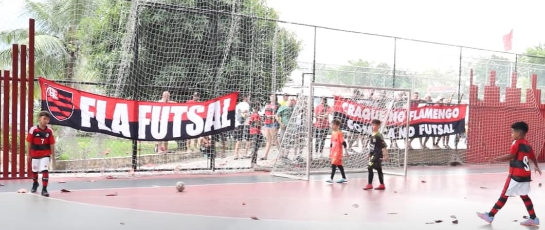 Jogo sub-11 do futsal entre Flamengo e Team Sports na Gávea. Confronto entre os dois times na Marinha teve ofensa racista contra árbitra que validou gol do Flamengo
