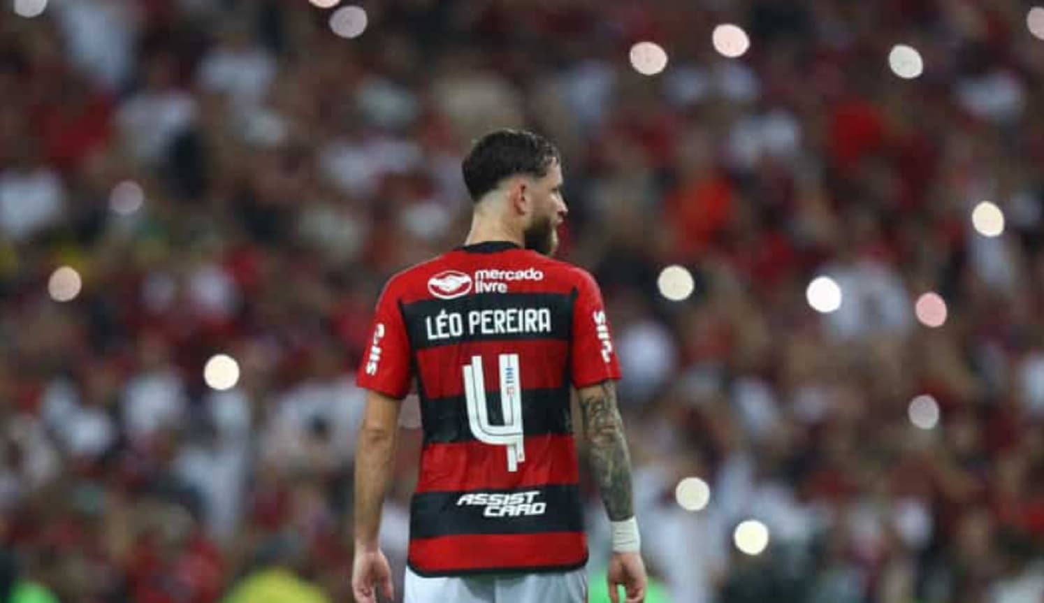 léo pereira em ação pelo flamengo