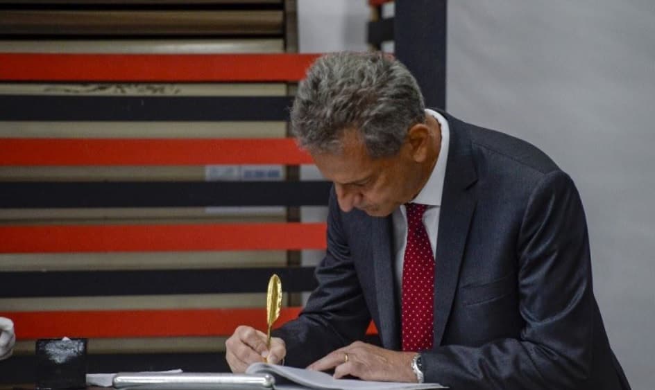 rodolfo landim revela dívida do flamengo