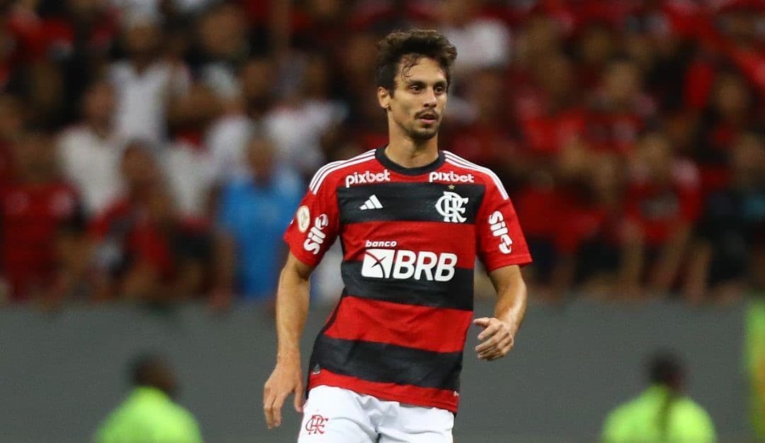 Rodrigo Caio em ação pelo Flamengo; atleta está em lista de reforços do Internacional