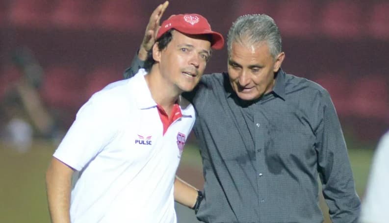 Fernando Diniz e Tite em 2016, em um de seus únicos confrontos como técnicos. Com Tite x Diniz, Fla x Flu terá confronto inédito na história entre técnico da seleção brasileira e seu imediato antecessor no cargo