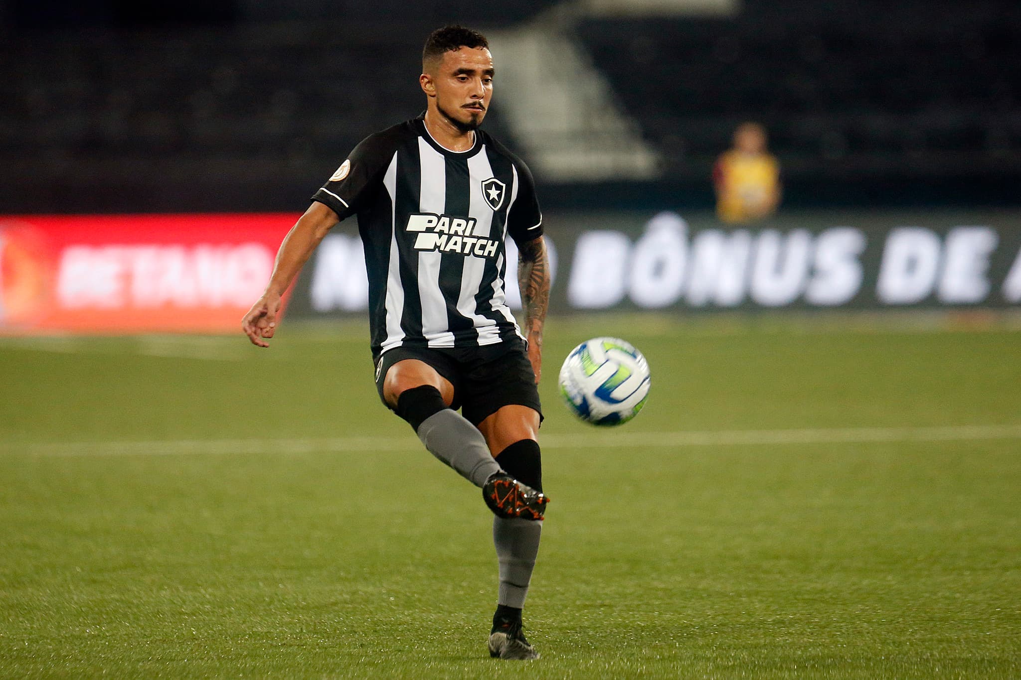 Rafael, do Botafago, passa vergonha ao falar de Flamengo após Fluminense perder Mundial