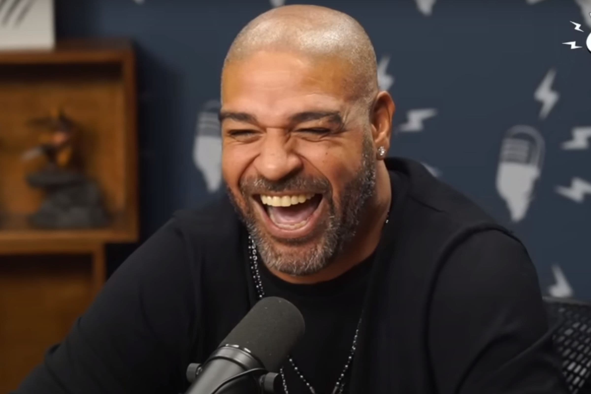 Ídolo do Flamengo, Adriano Imperador reage ao ser comparado com Harry Kane e Erling Haaland