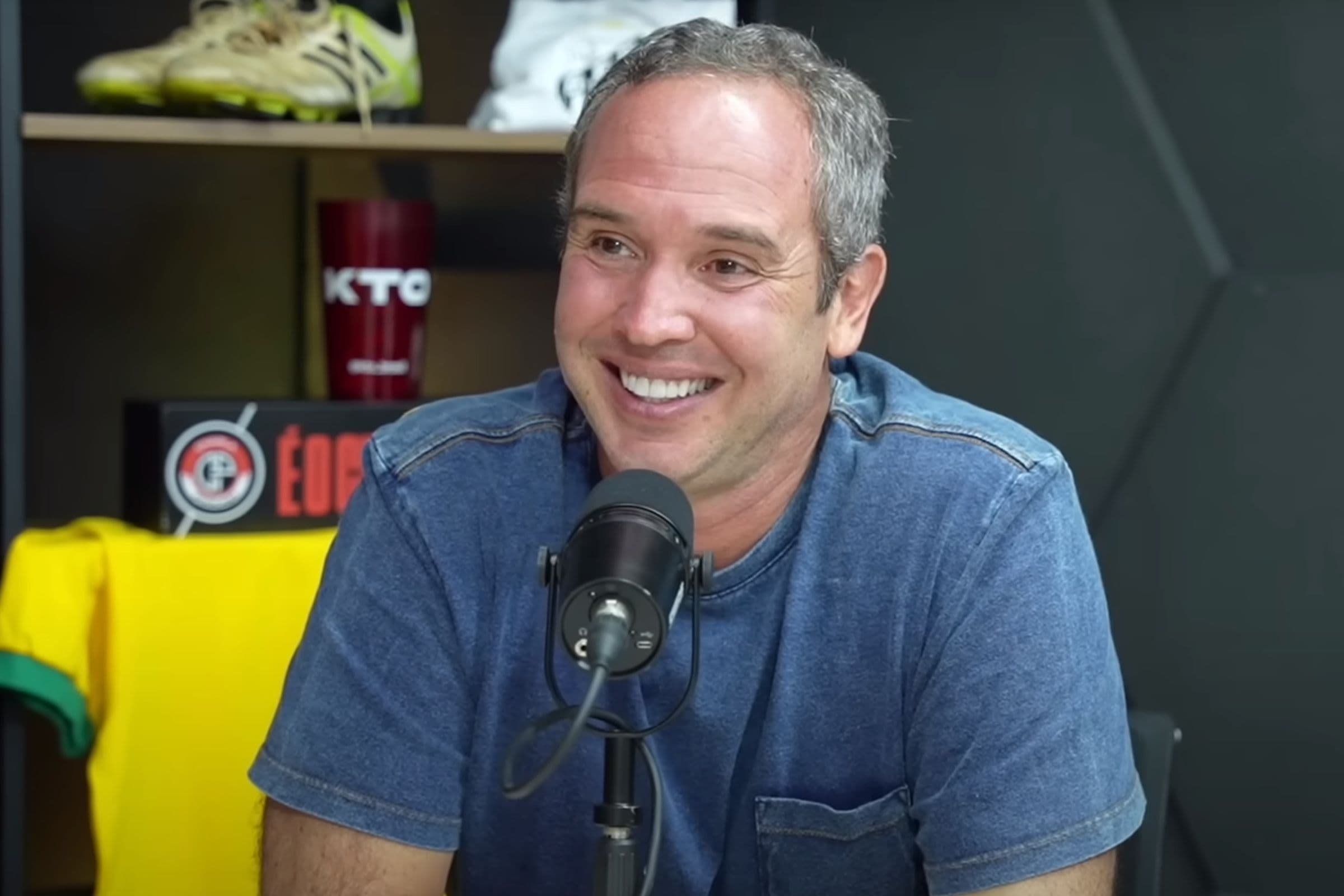 Caio Ribeiro jogou no Flamengo com Romário em 1999