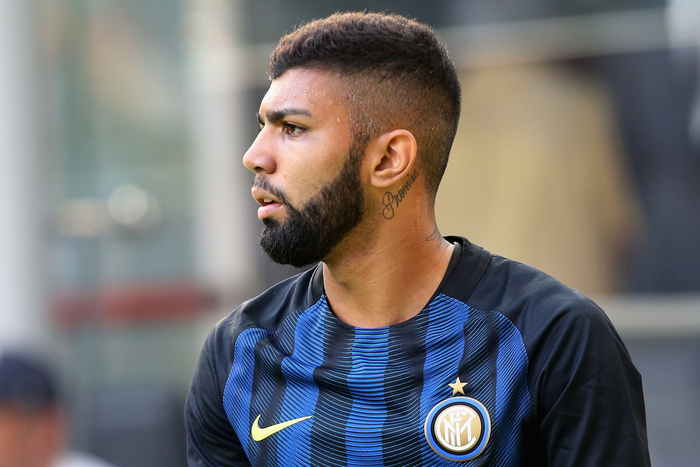 Gabigol, ídolo do Flamengo, é eleito um dos piores atacantes do século da Inter de Milão