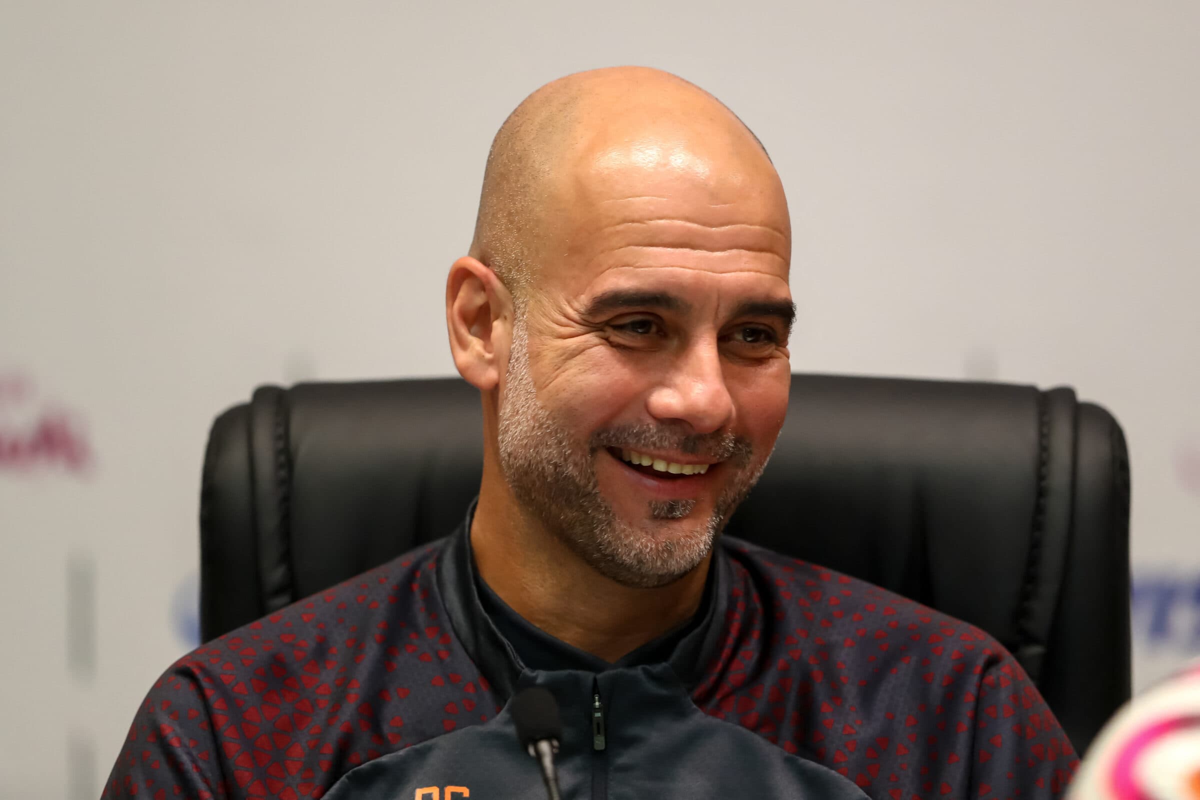 Pep Guardiola em coletiva no Mundial de Clubes; treinador citou Zico, maior ídolo do Flamengo, em entrevista após vitória sobre o Fluminense